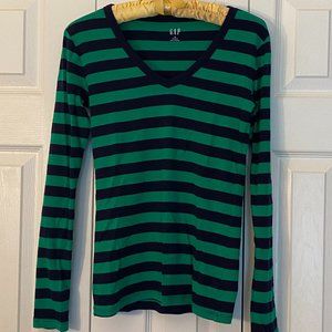 GAP V-Neck Long Sleeve Shirt XS